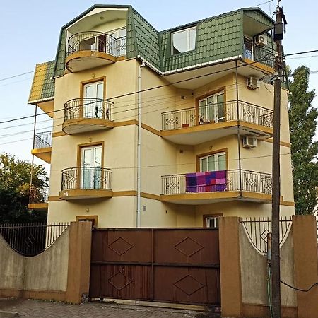 Guest House Karla 科布列季 外观 照片