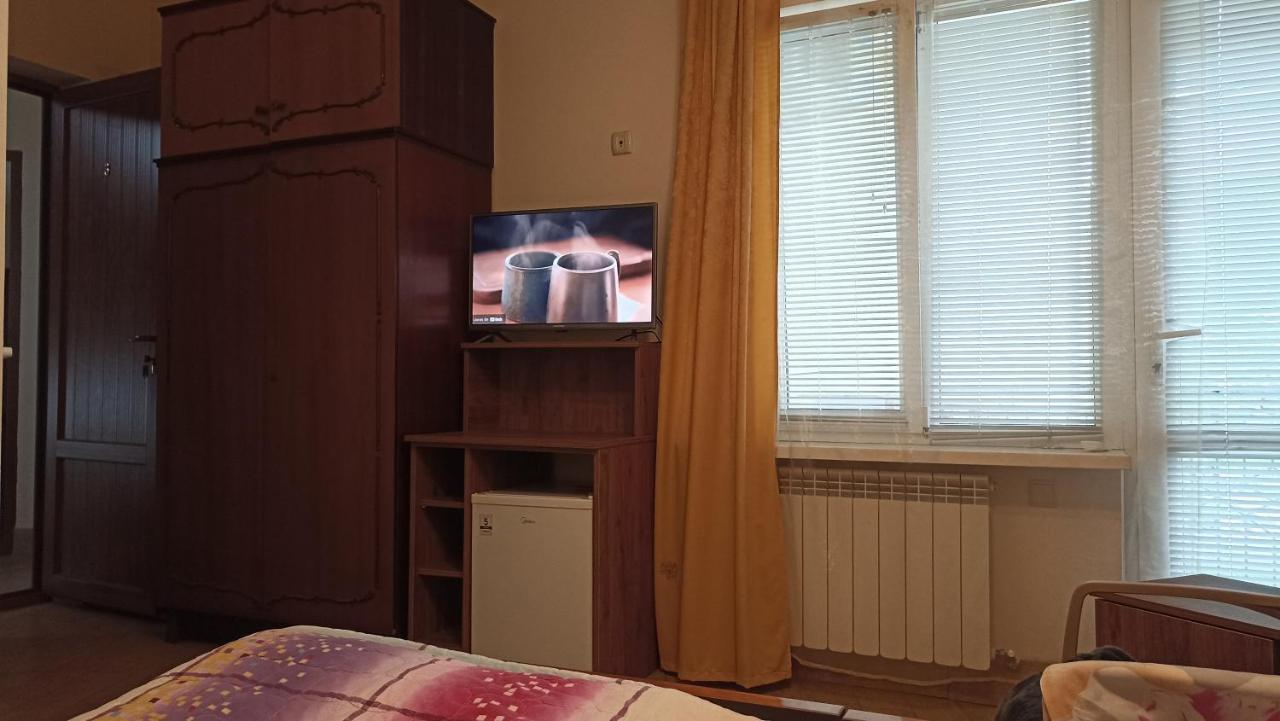 Guest House Karla 科布列季 外观 照片