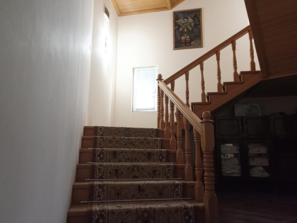 Guest House Karla 科布列季 外观 照片