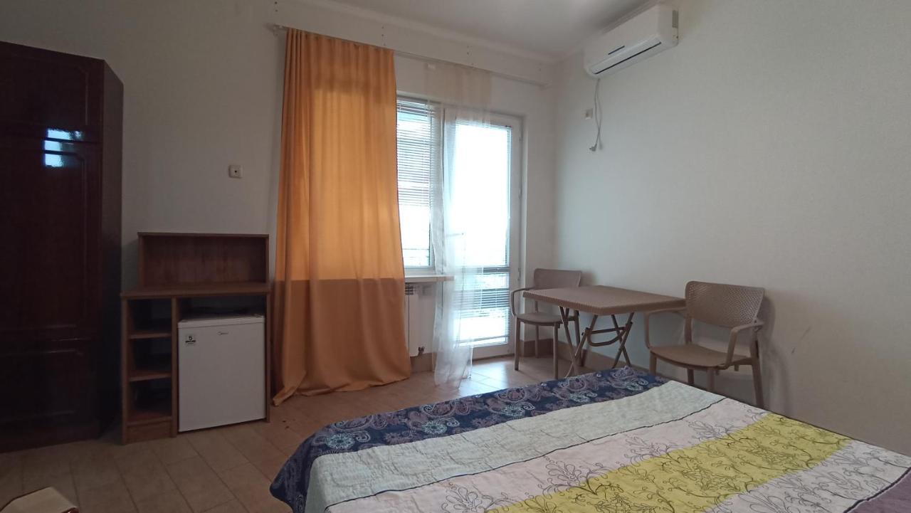 Guest House Karla 科布列季 外观 照片